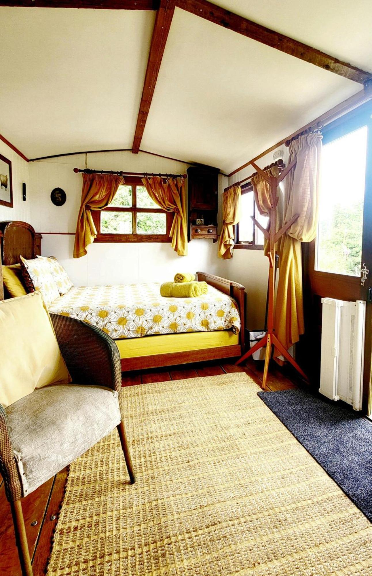 Treguth Glamping Unique Experience - Themed Huts Hotel Saint Day Exterior photo