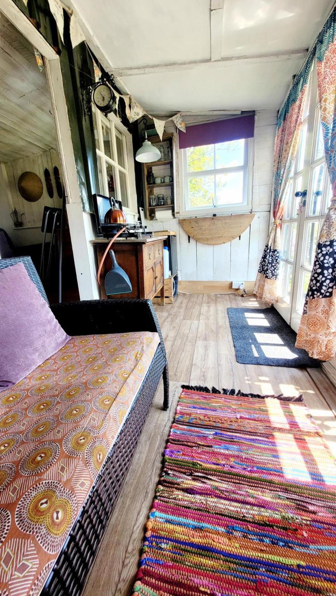 Treguth Glamping Unique Experience - Themed Huts Hotel Saint Day Exterior photo